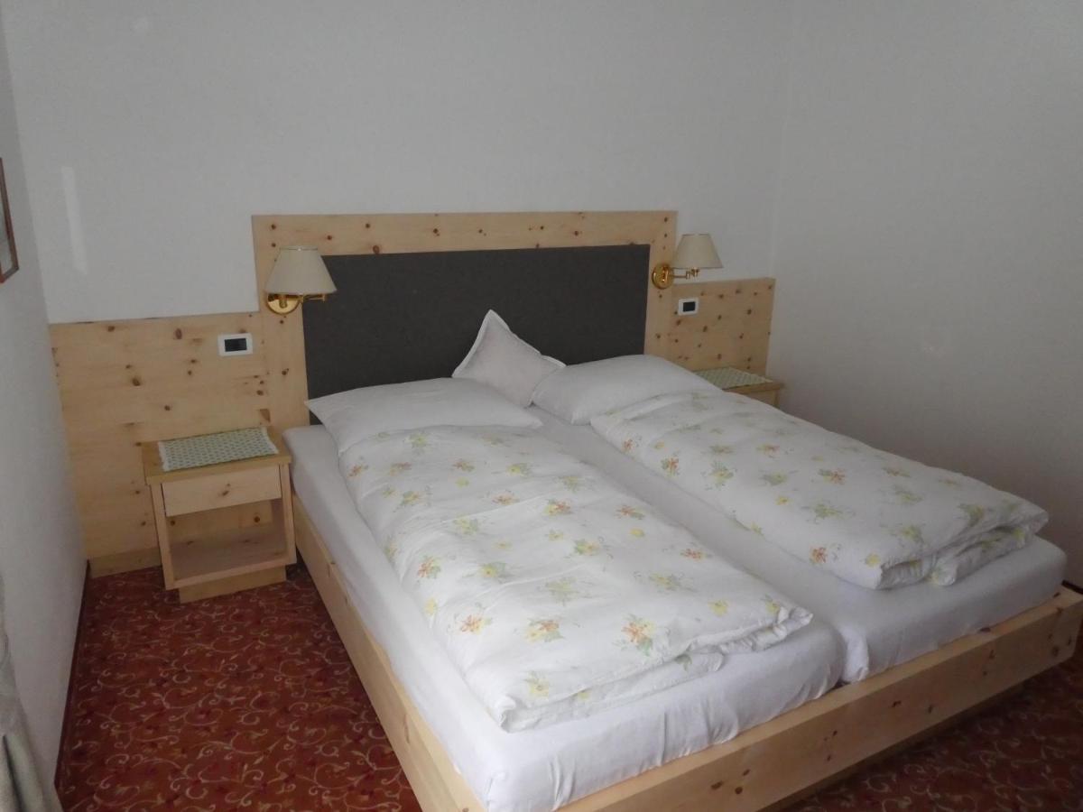 Garni Flurida Bed & Breakfast Badia  Bagian luar foto